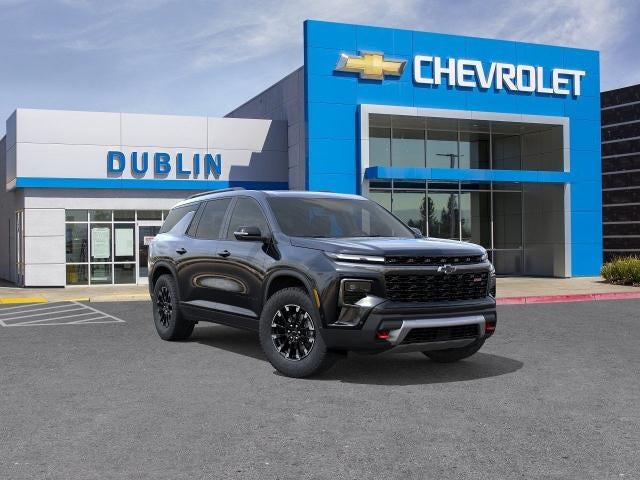 2026 Chevrolet Traverse Z71 in Mosaic Black Metallic — front three-quarter view