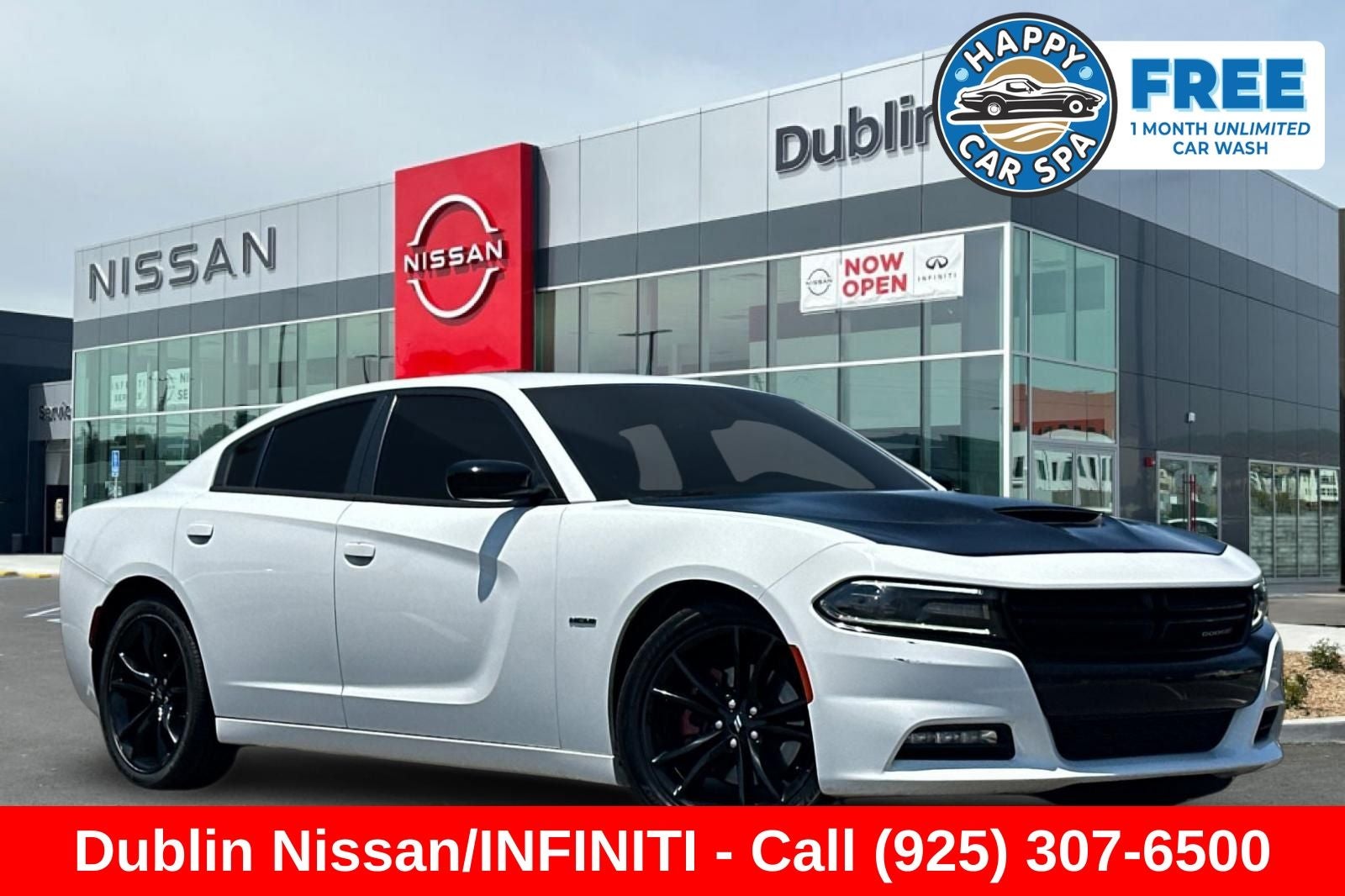 2018 Dodge Charger R/T in White Knuckle Clearcoat — front three-quarter view
